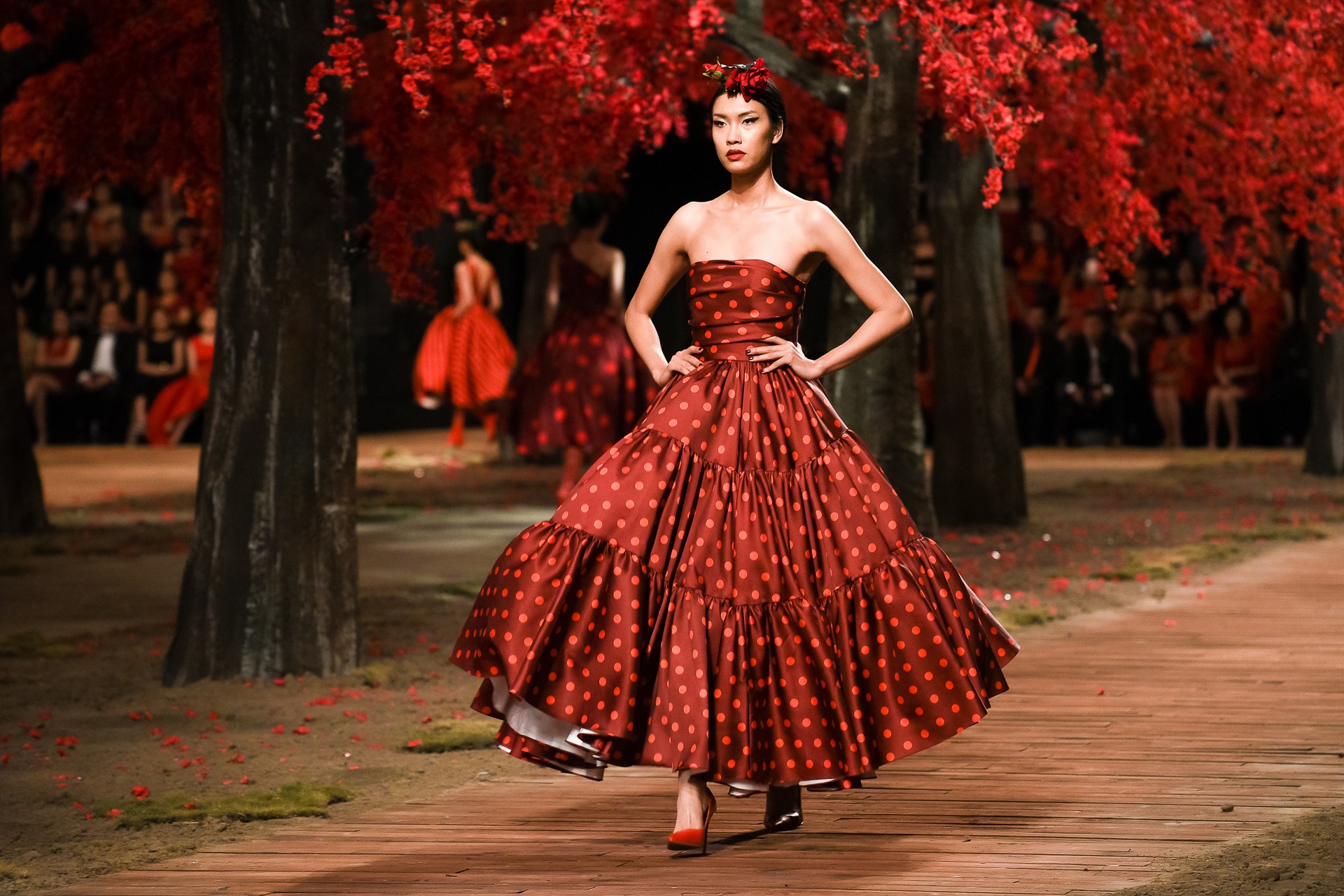 Sac do bao phu trong show dien Do Manh Cuong anh 3