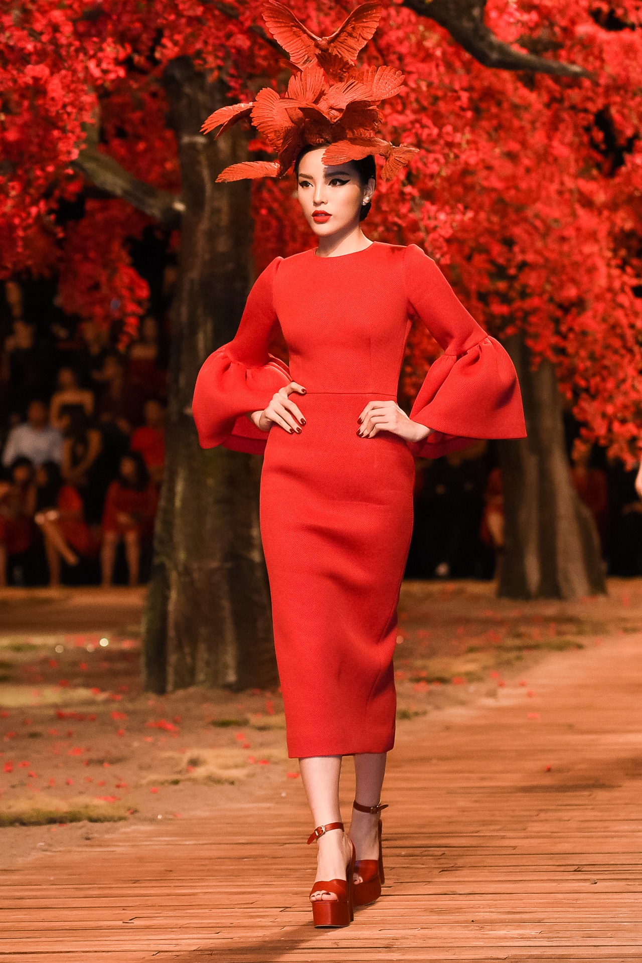 Sac do bao phu trong show dien Do Manh Cuong anh 4