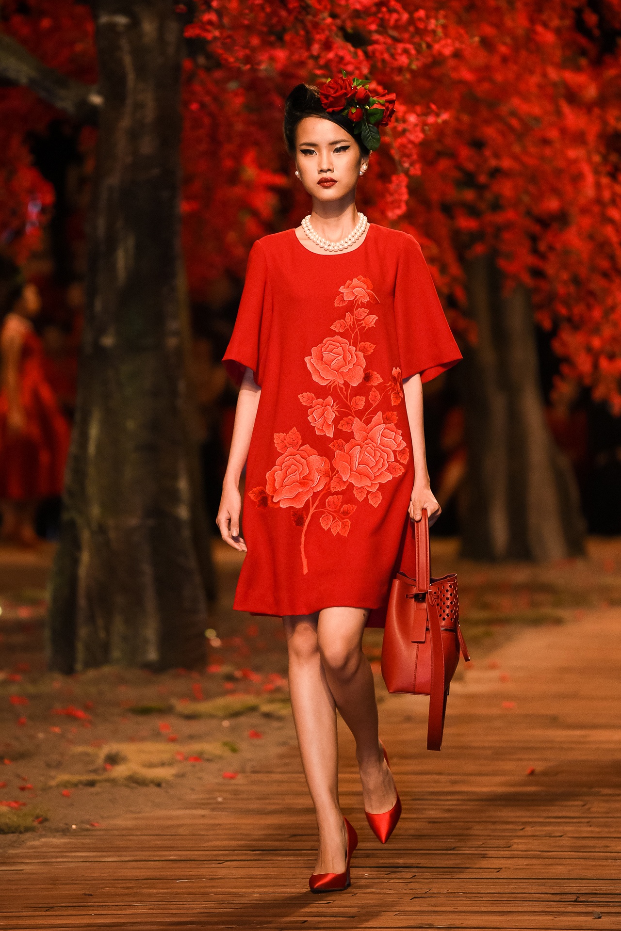 Sac do bao phu trong show dien Do Manh Cuong anh 10