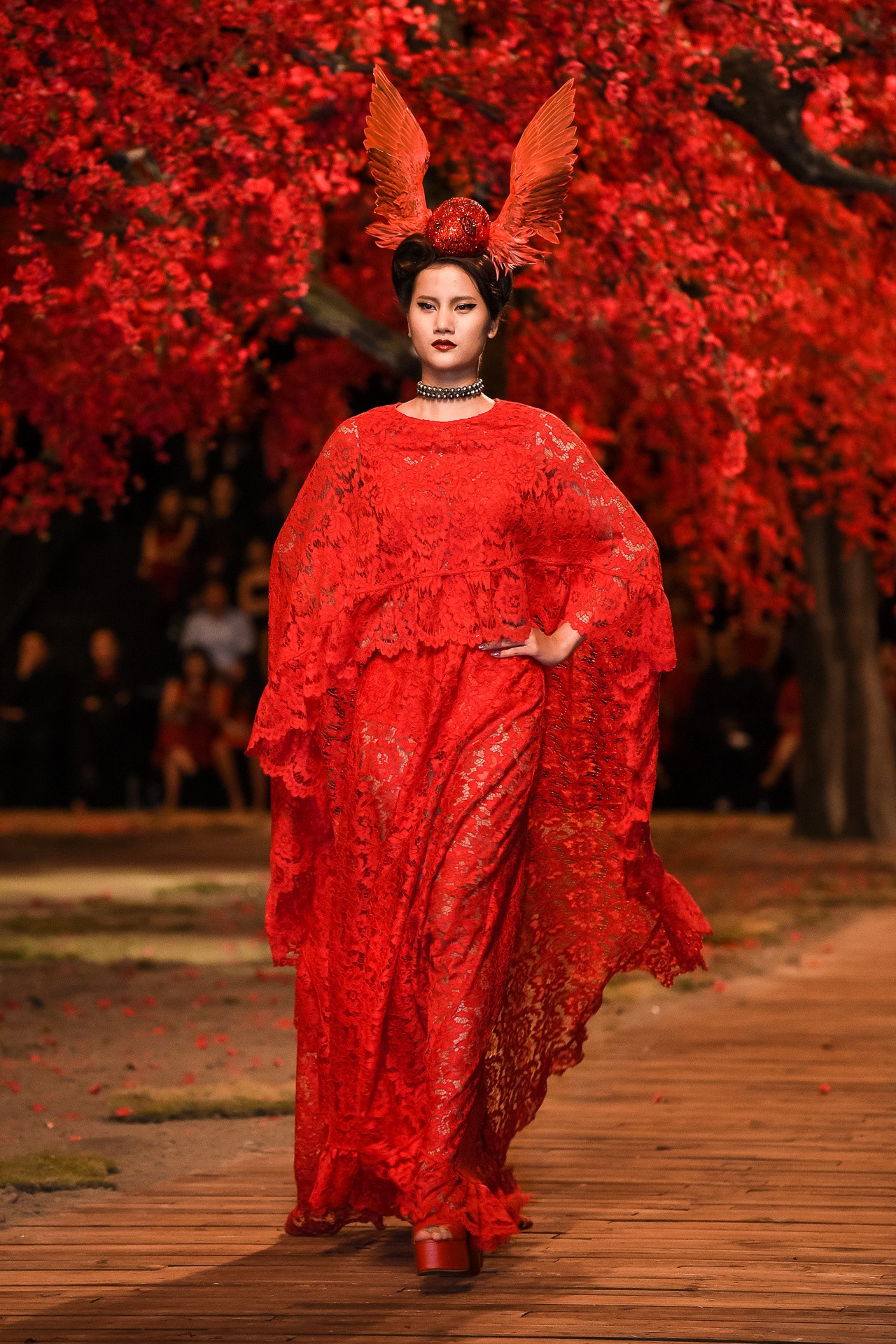 Sac do bao phu trong show dien Do Manh Cuong anh 16