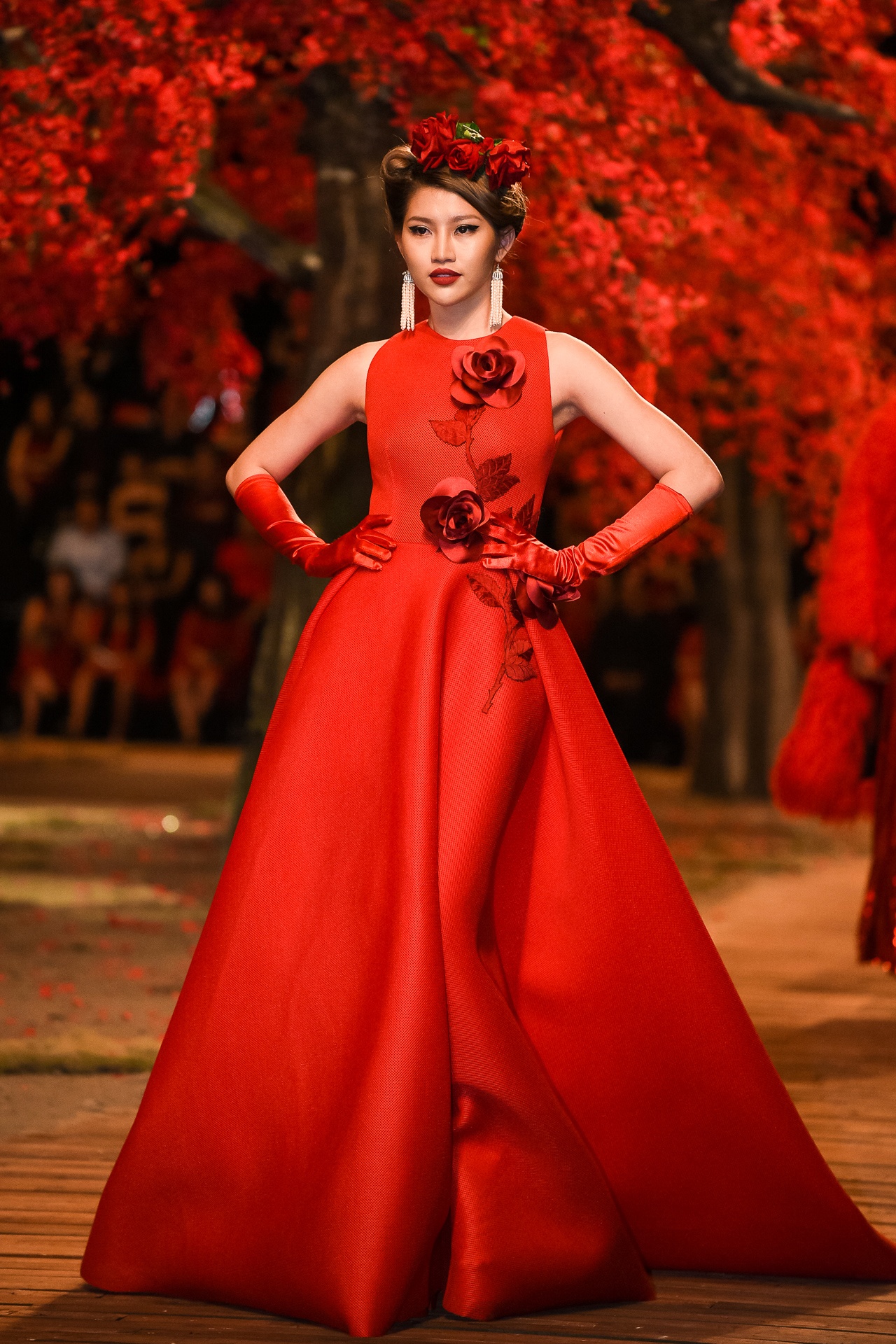 Sac do bao phu trong show dien Do Manh Cuong anh 18