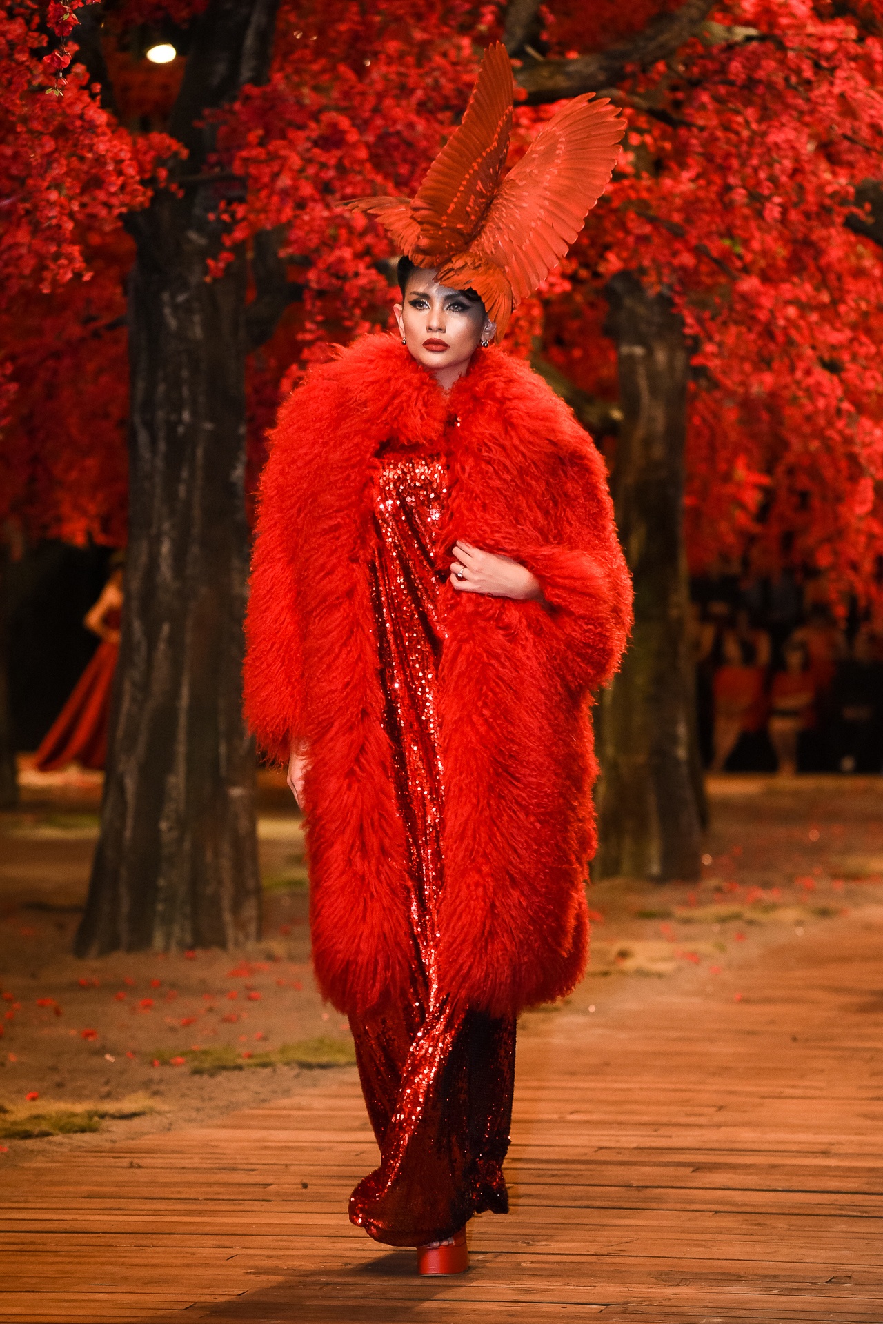 Sac do bao phu trong show dien Do Manh Cuong anh 19