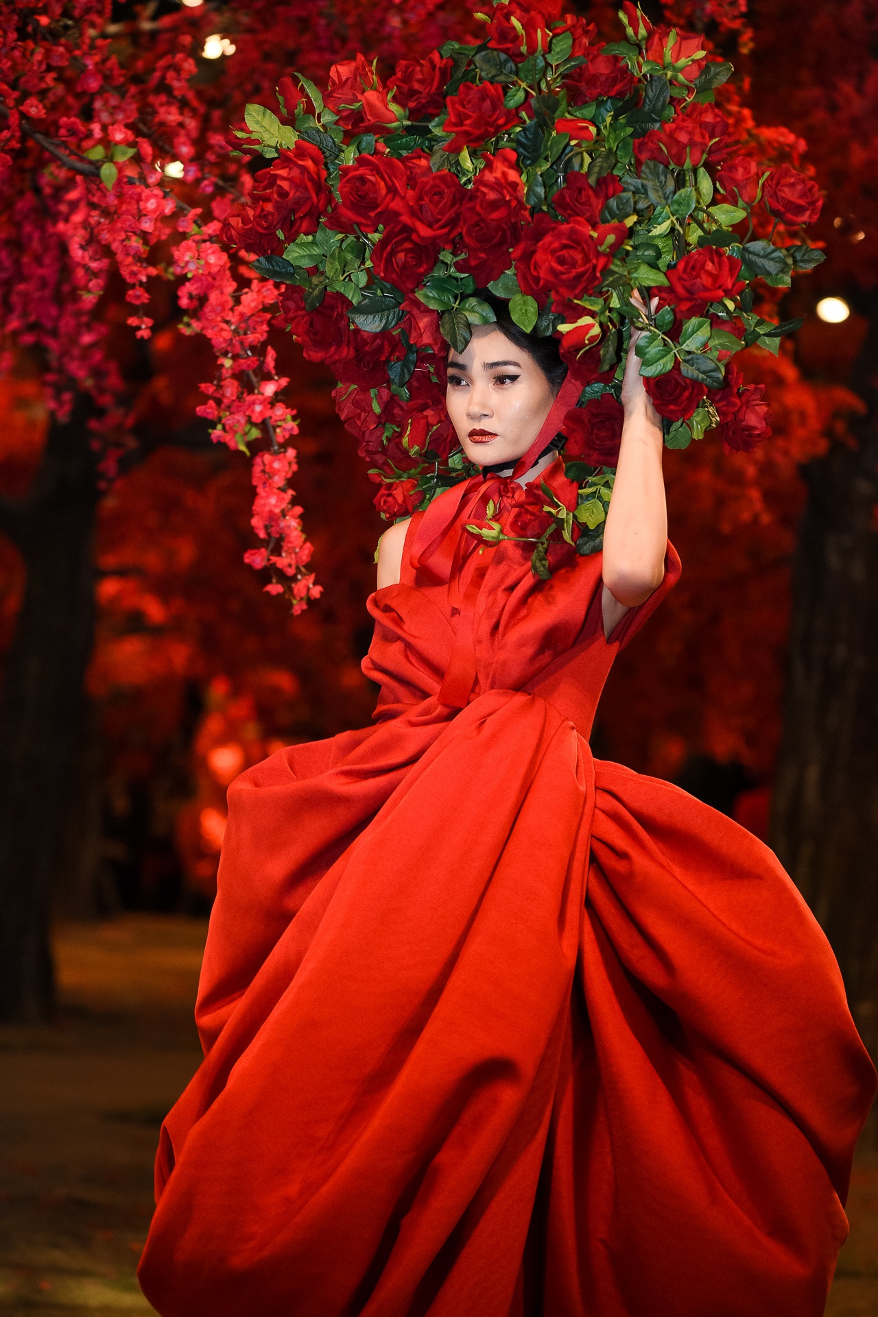 Sac do bao phu trong show dien Do Manh Cuong anh 21