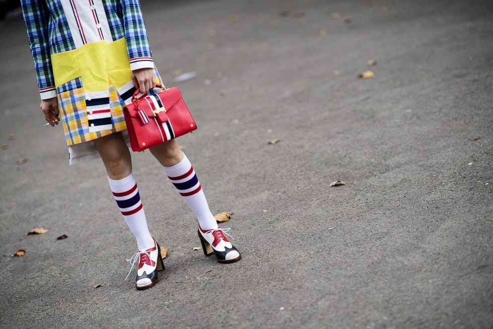 Xu huong sac vang ket hop cung do trong nam 2018 anh 8