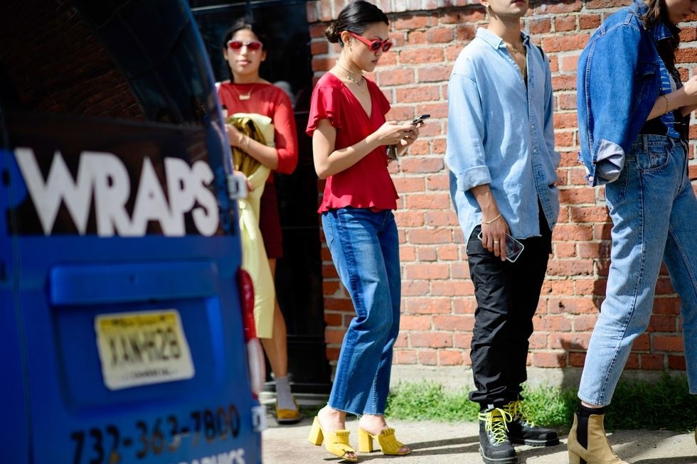 Xu huong sac vang ket hop cung do trong nam 2018 anh 4