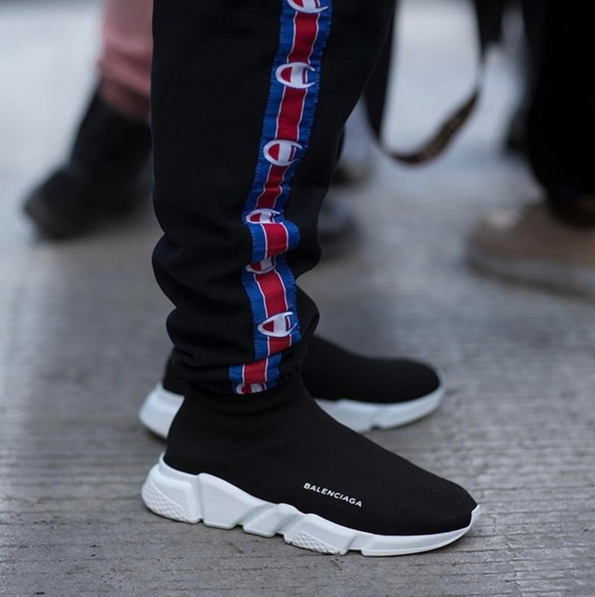 Nhung mau sneaker nam 2017 anh 1