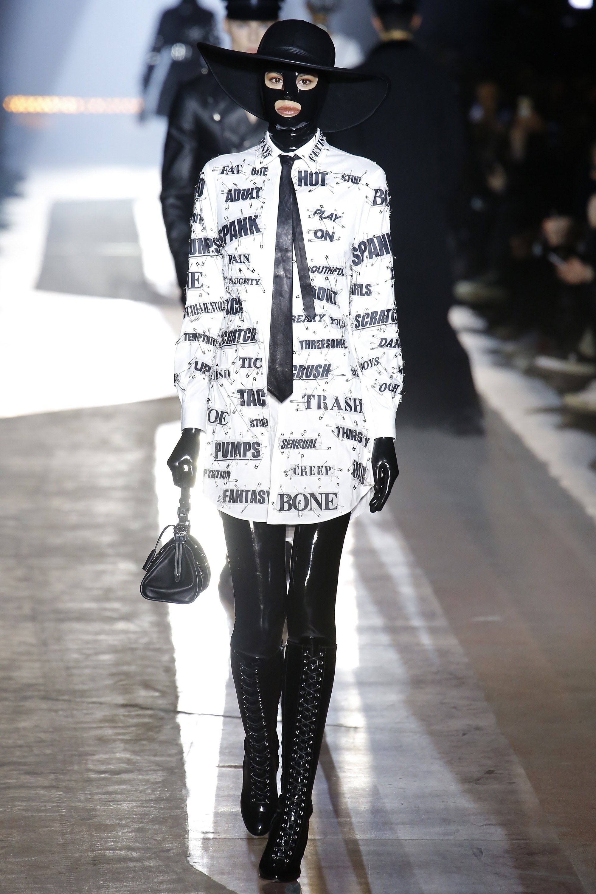 Bộ sưu tập 2018 moschino ảnh 5 Bo suu tap 2018 moschino anh 5