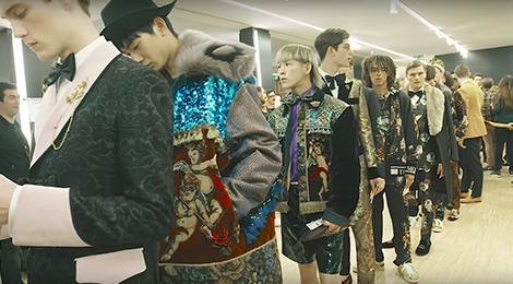 Hau truong show dien thoi trang cua nha mot Italy hinh anh