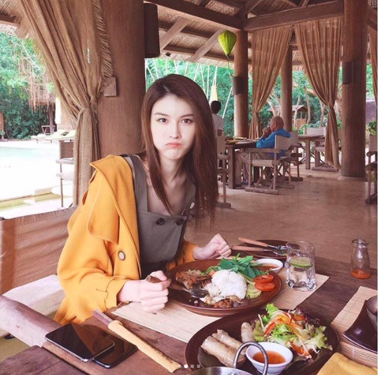 Chan dai Victoria's Secret den Viet Nam anh 3