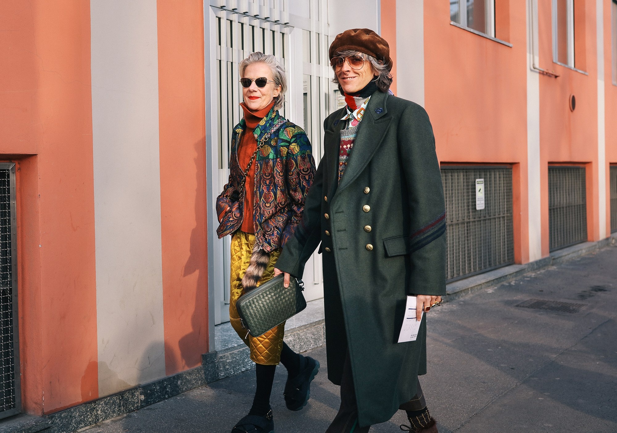 Cac cu ong the gioi dien trang phuc sanh dieu anh 2