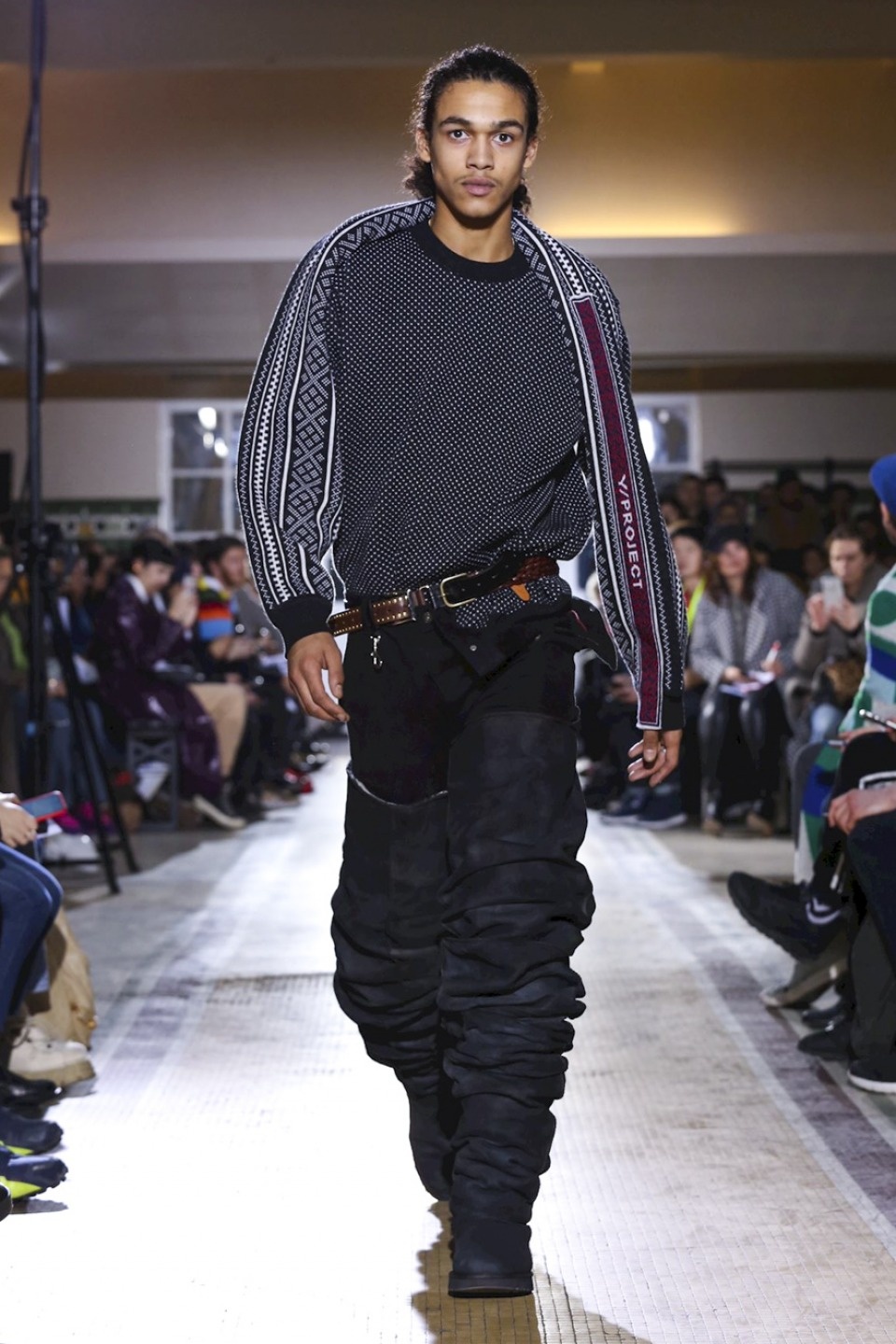 Giày boots gây sốt tại tuần lễ thời trang thu đông 2017 ảnh 5 Giay boots gay sot tai tuan le thoi trang thu dong 2017 anh 5