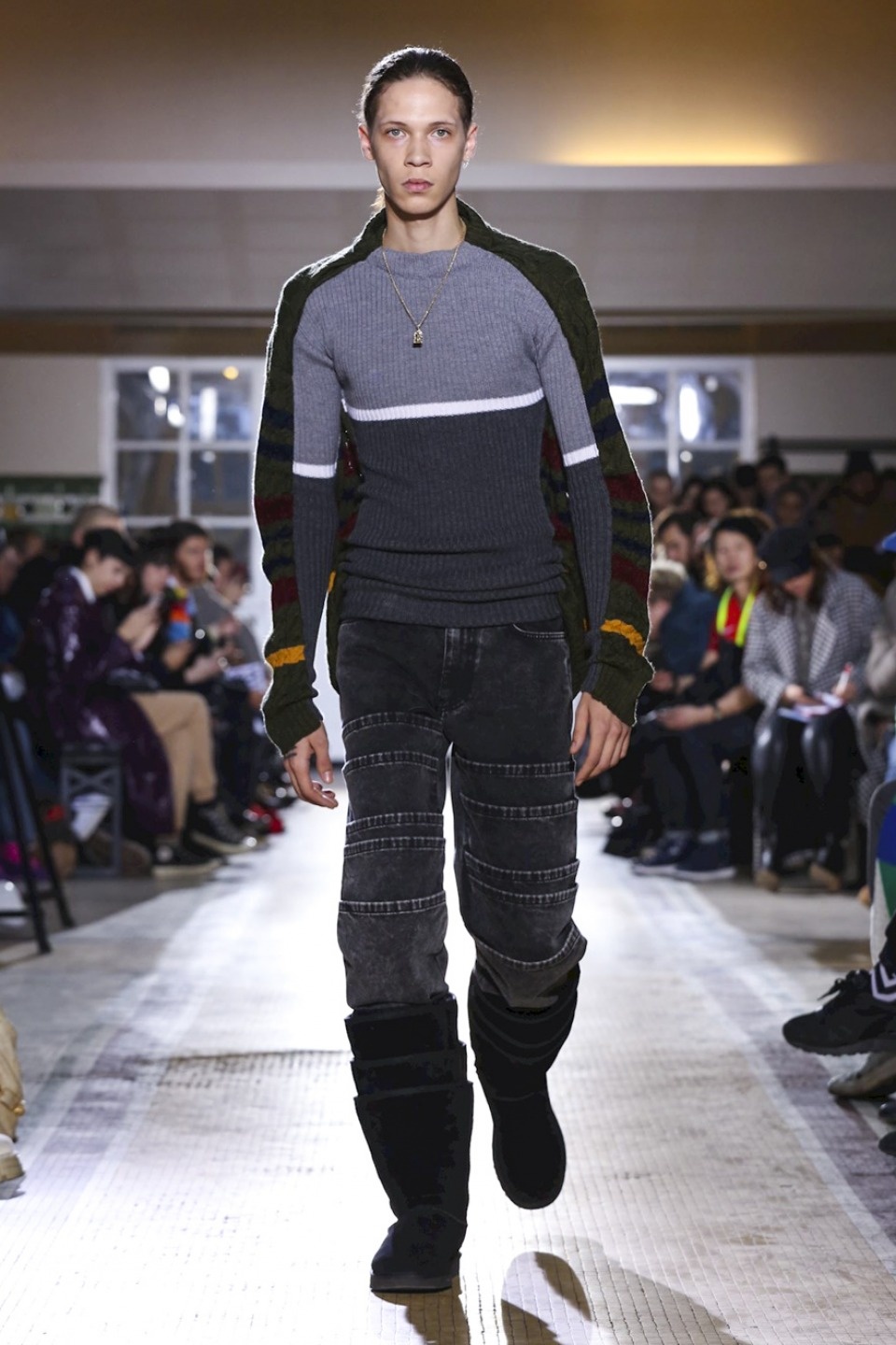 Giày boots gây sốt tại tuần lễ thời trang thu đông 2017 ảnh 6 Giay boots gay sot tai tuan le thoi trang thu dong 2017 anh 6