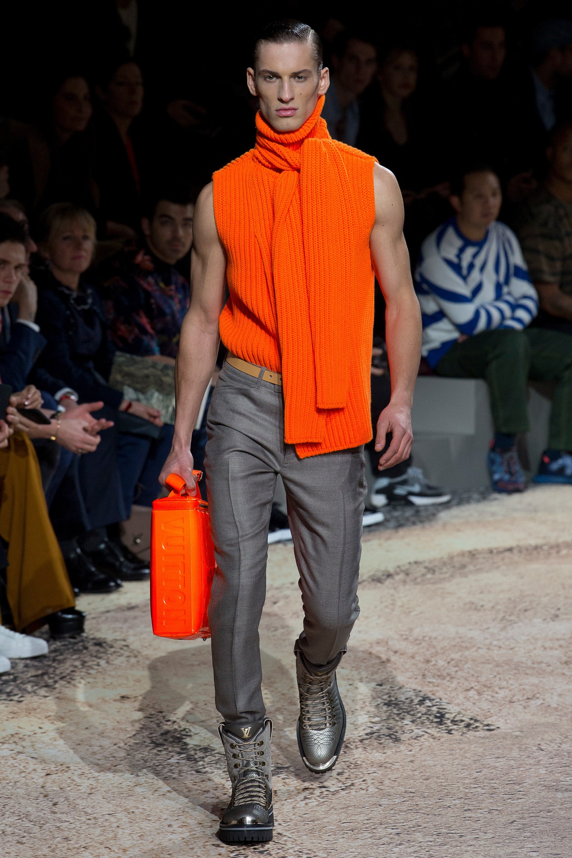 Hai sieu mau huyen thoai tai hop tren san dien anh 9