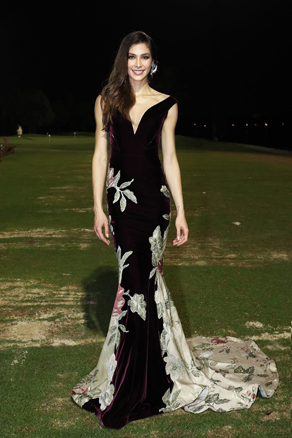 Rihanna,  Coco Rocha diễn trang phục của NTK Việt ảnh 7 Rihanna,  Coco Rocha dien trang phuc cua NTK Viet anh 7