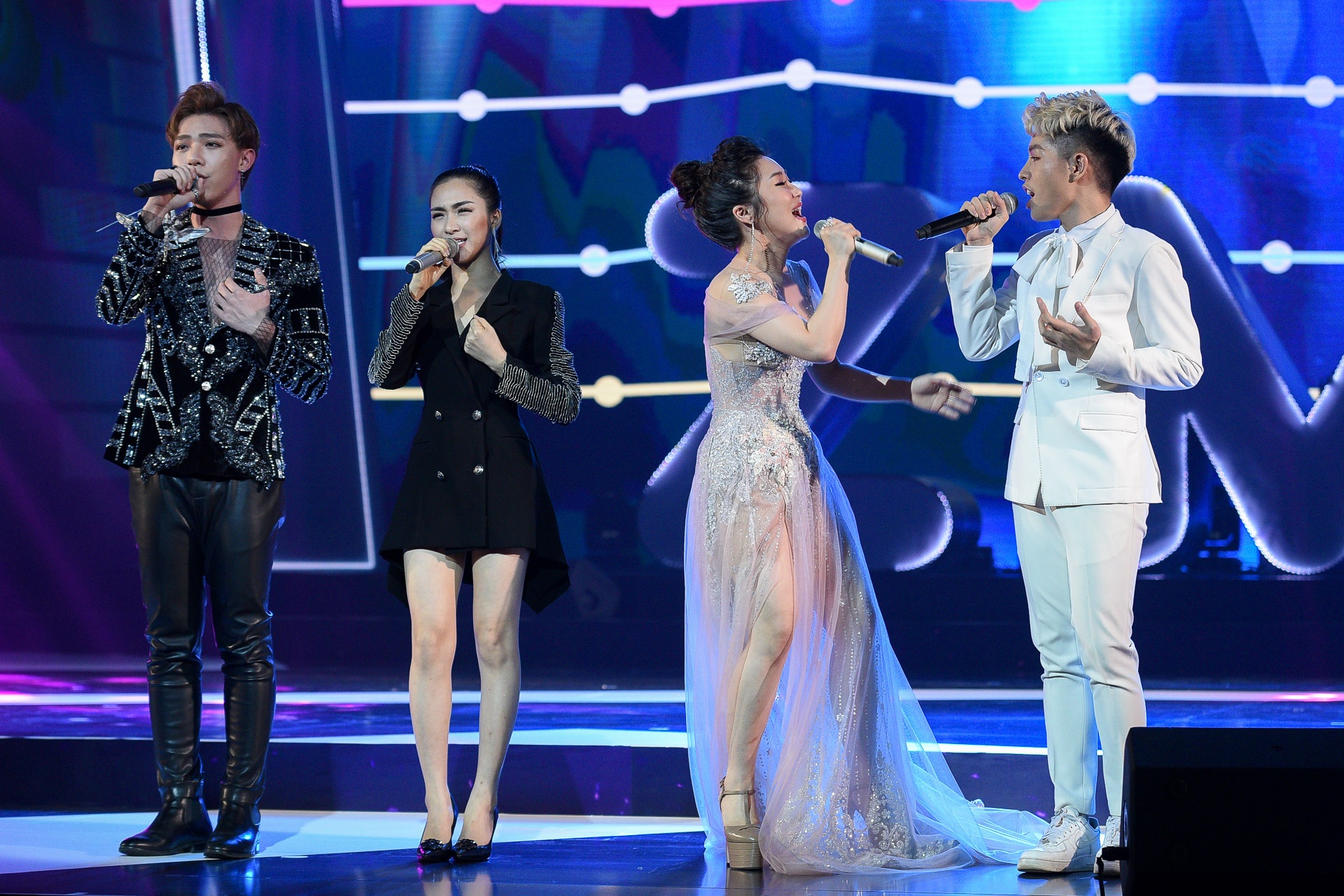 Trang phuc trinh dien cua dan sao Viet tai ZMA anh 4