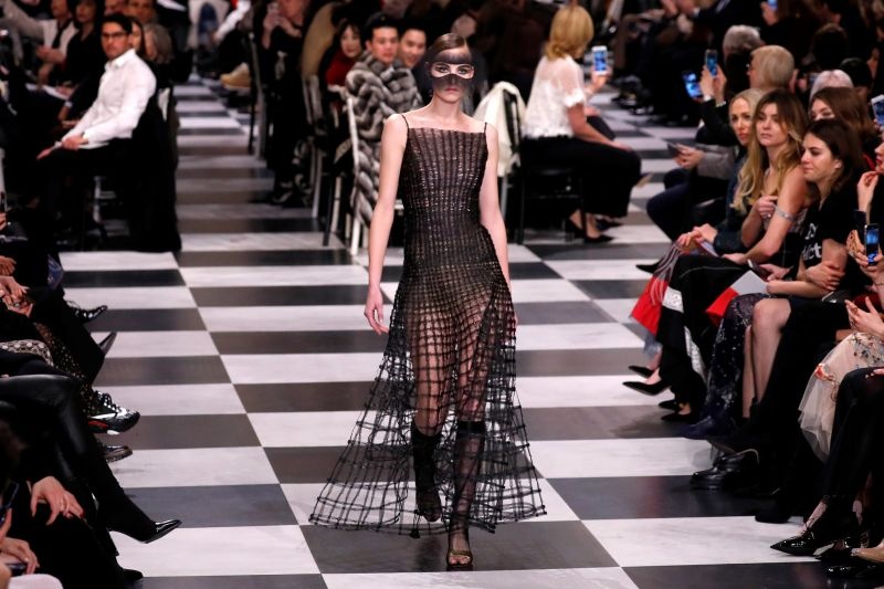 Show dien thoi trang Dior haute couture xuan he 2018 anh 3