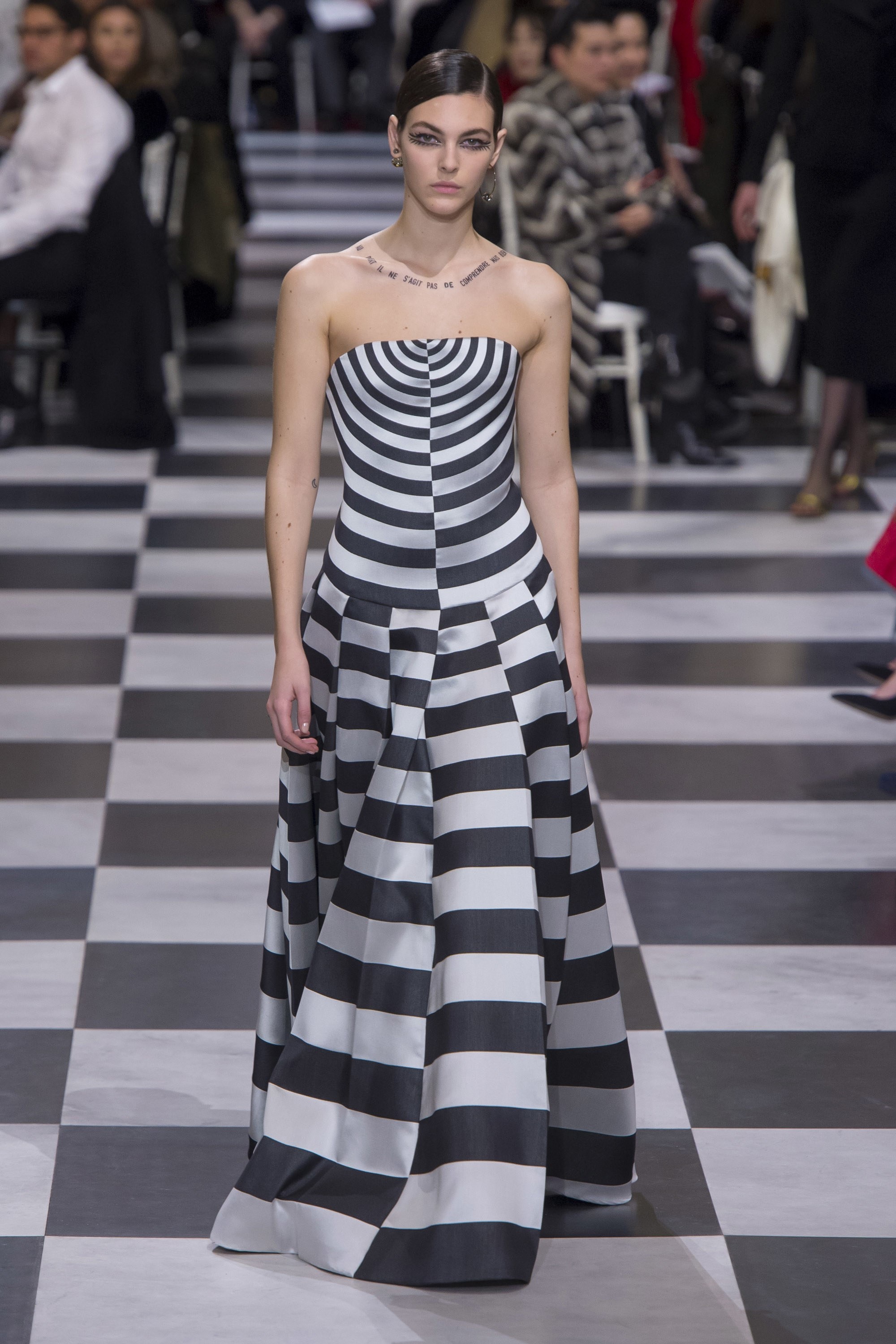 Show dien thoi trang Dior haute couture xuan he 2018 anh 8