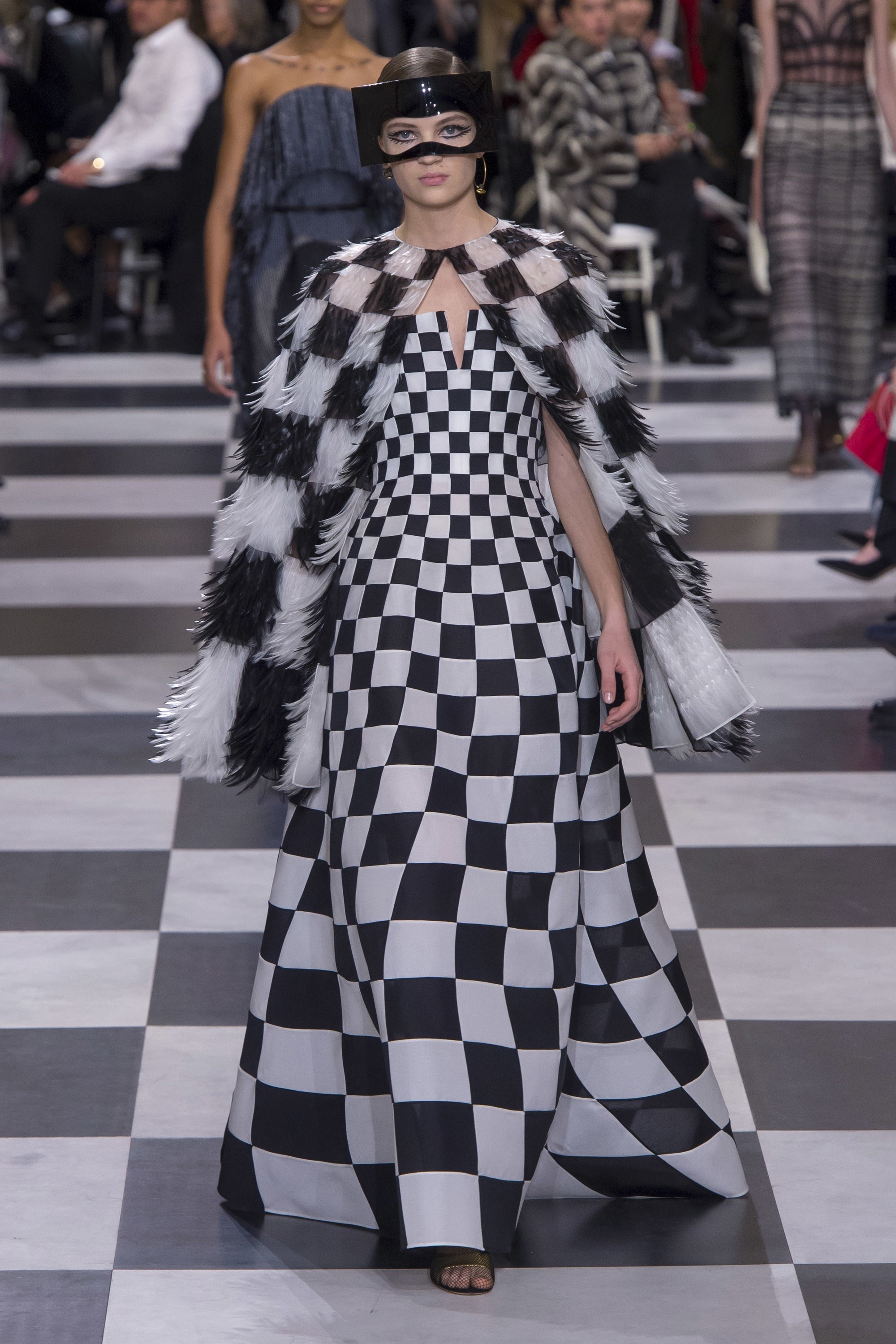 Show dien thoi trang Dior haute couture xuan he 2018 anh 10