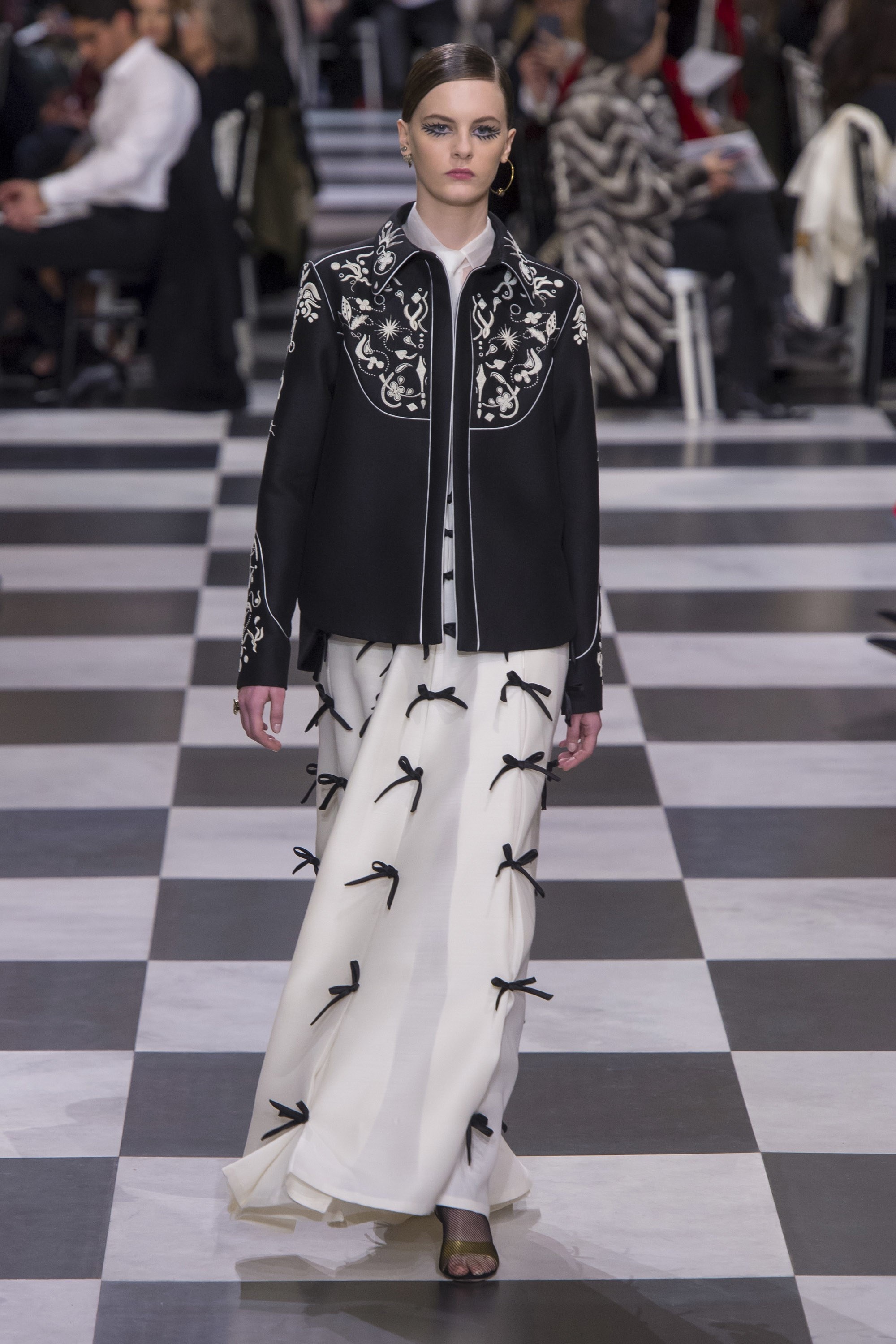 Show dien thoi trang Dior haute couture xuan he 2018 anh 13