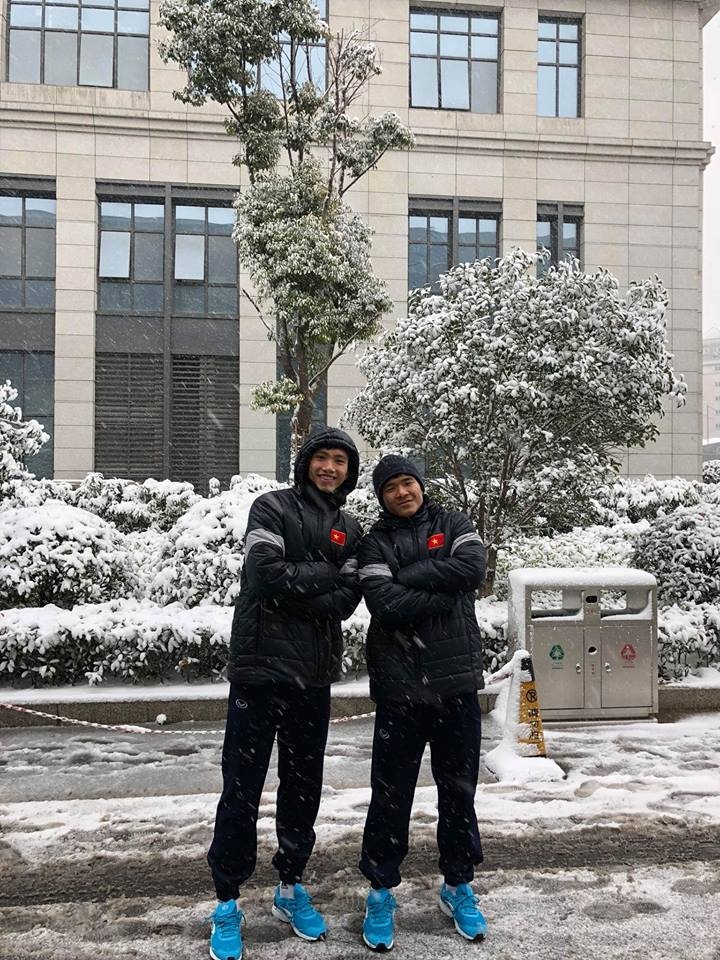 Dàn cầu thủ U23 Việt Nam thích giày sneaker nổi bật ảnh 7 Dan cau thu U23 Viet Nam thich giay sneaker noi bat anh 7