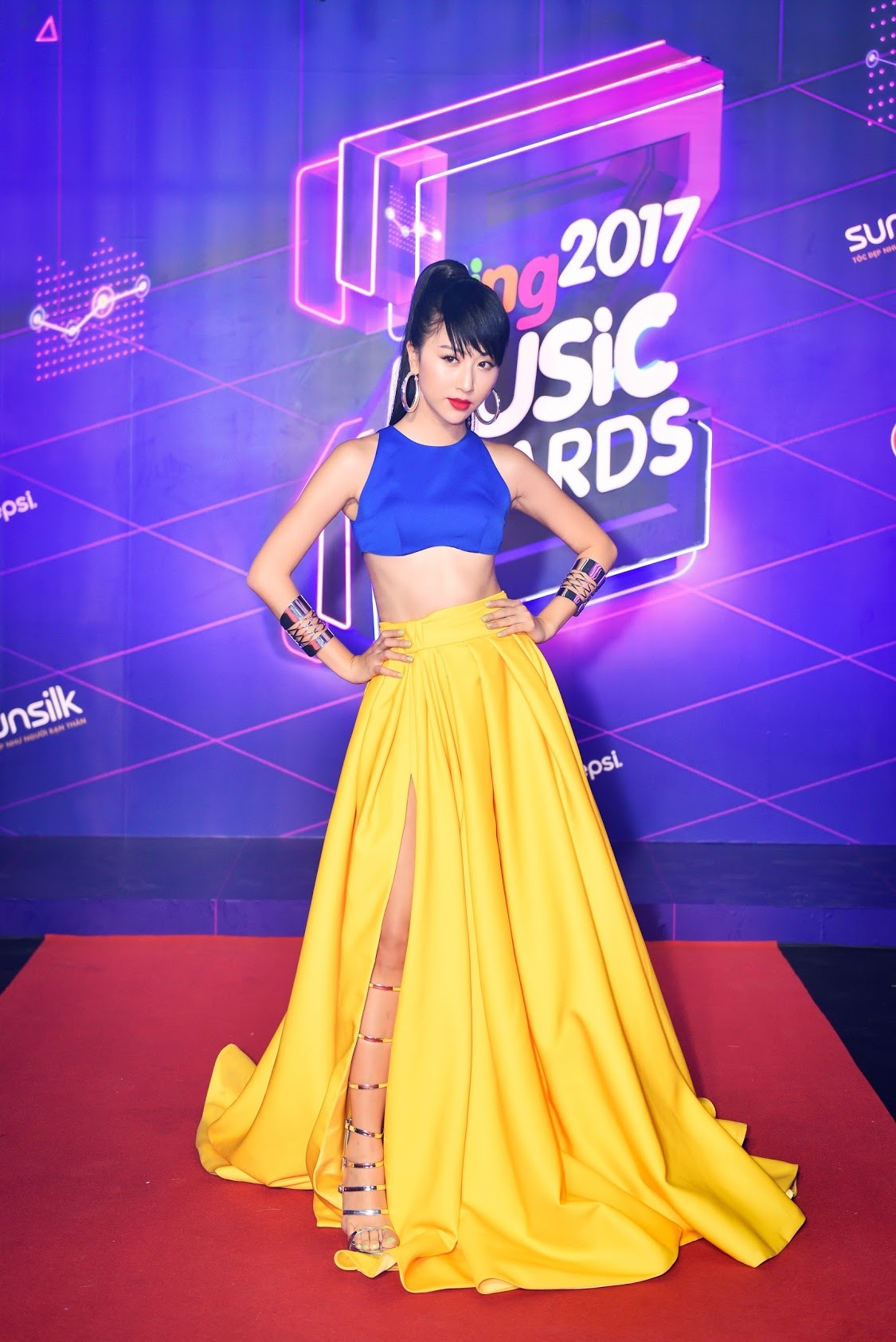 Quynh Anh Shyn thu hut voi nhung bo canh sanh dieu anh 1