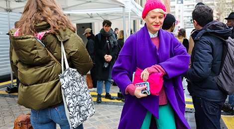 Nhung bo canh street style sac so mau sac tai tuan le thoi trang 2018 hinh anh