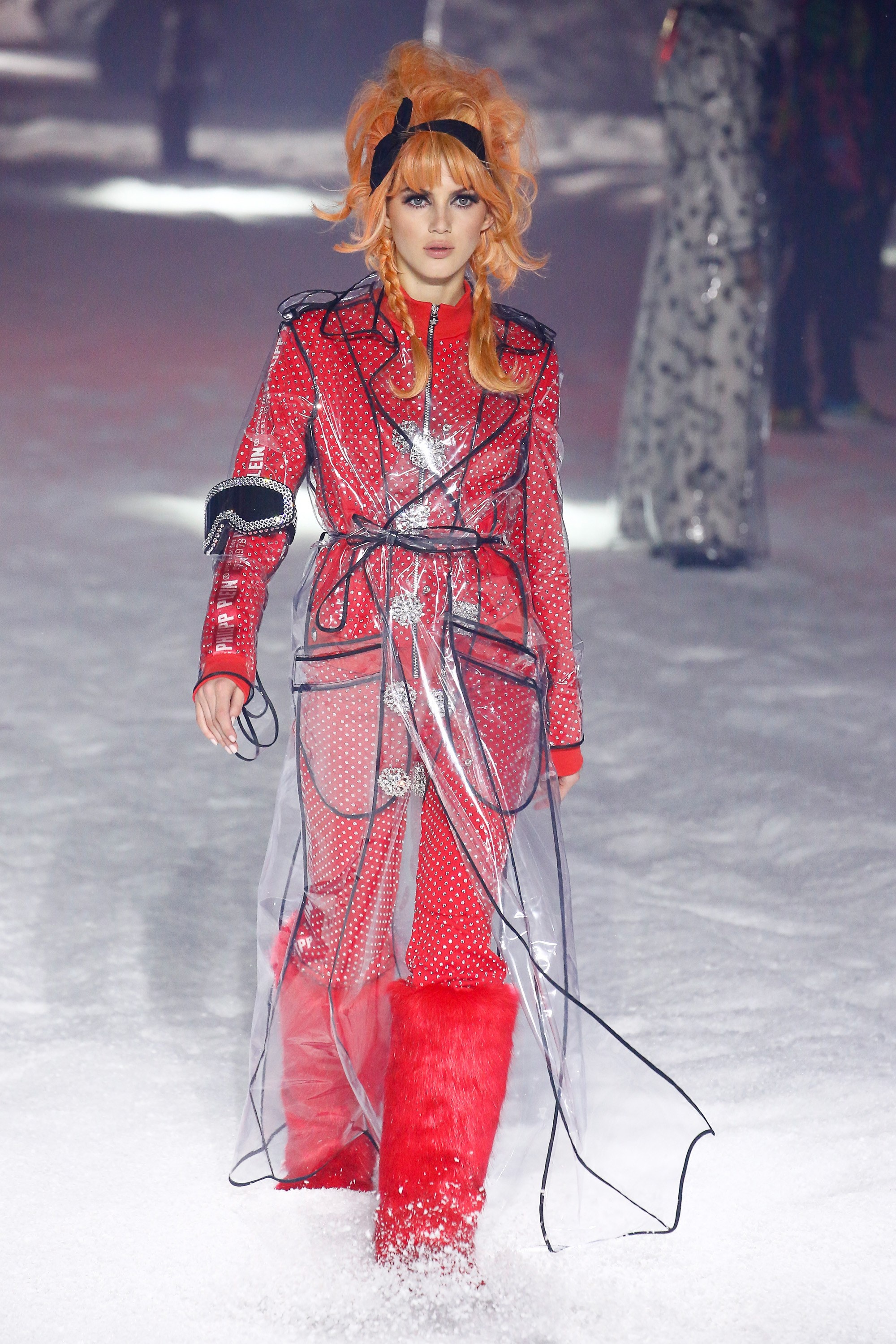 Robot xuat hien trong show thoi trang anh 8