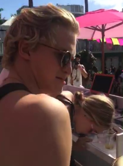 Gigi Hadid bị chỉ trích vì cơ thề siêu gầy ảnh 3 Gigi Hadid bi chi trich vi co the sieu gay anh 3