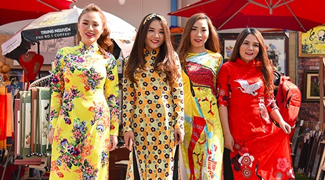 Gioi tre Viet se mac ao dai mung 1 Tet? hinh anh