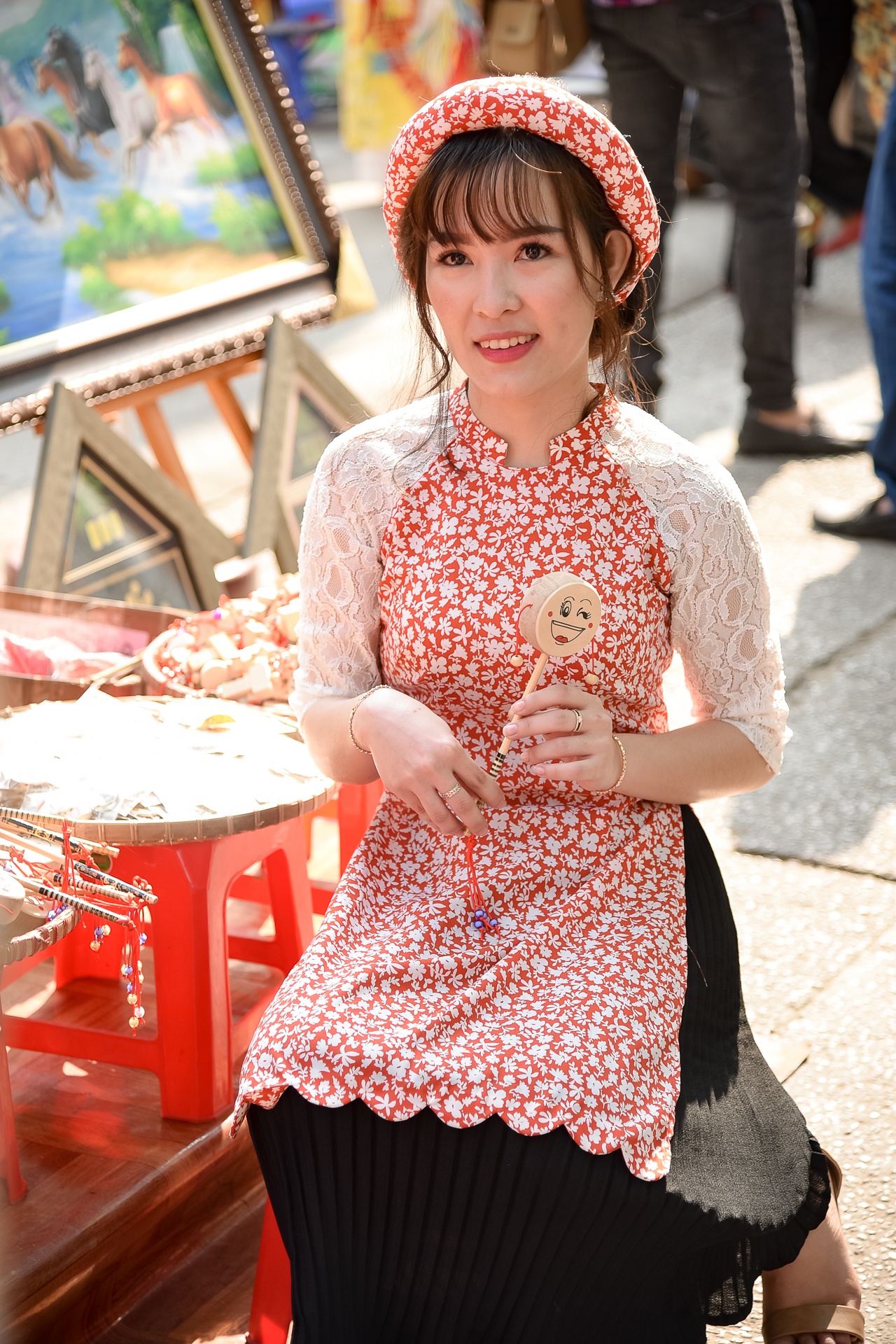 Giới trẻ diện áo dài ngày cận Tết ảnh 4 Gioi tre dien ao dai ngay can Tet anh 4