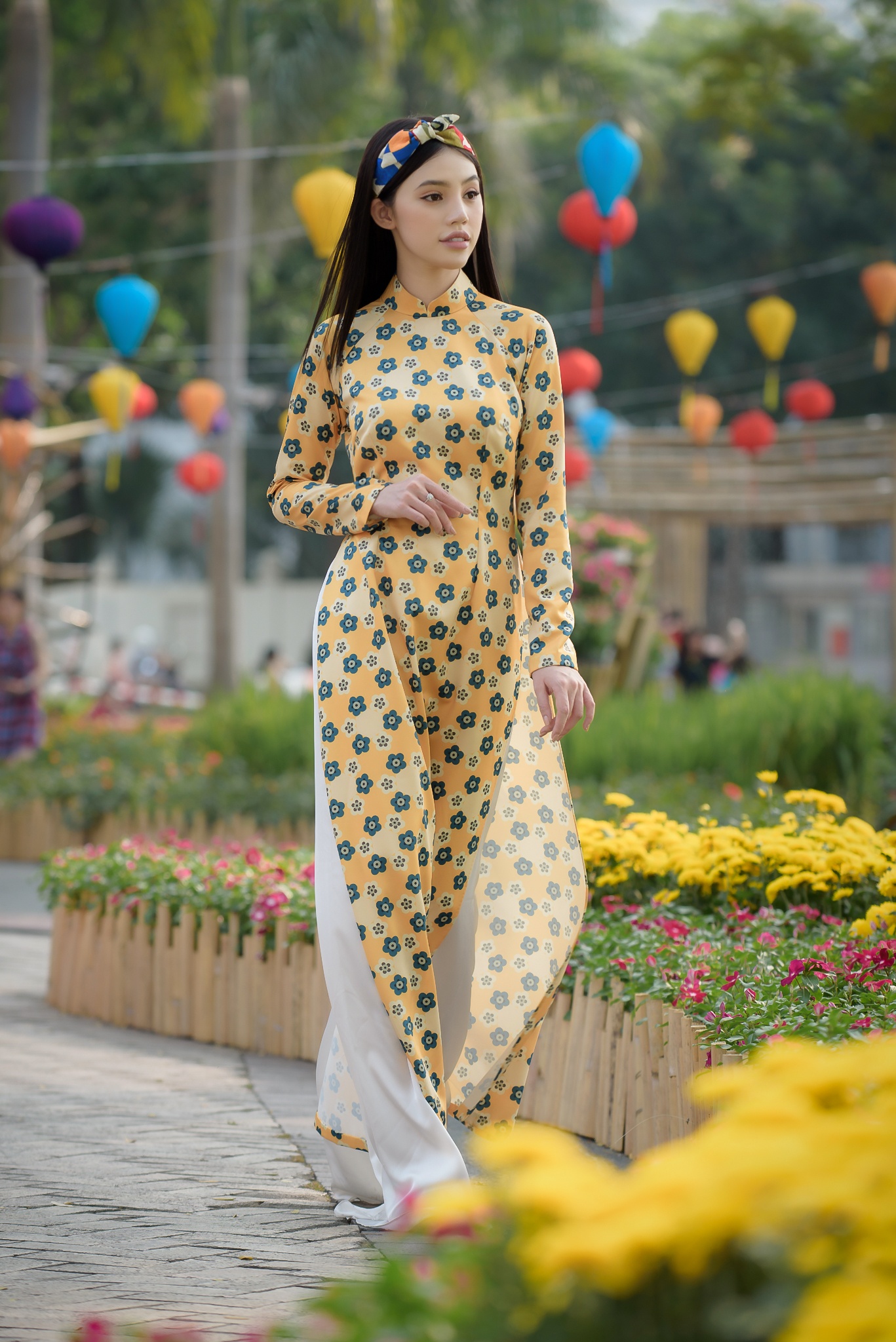Sao nữ diện áo dài mùng 1 Tết ảnh 5 Sao nu dien ao dai mung 1 Tet anh 5