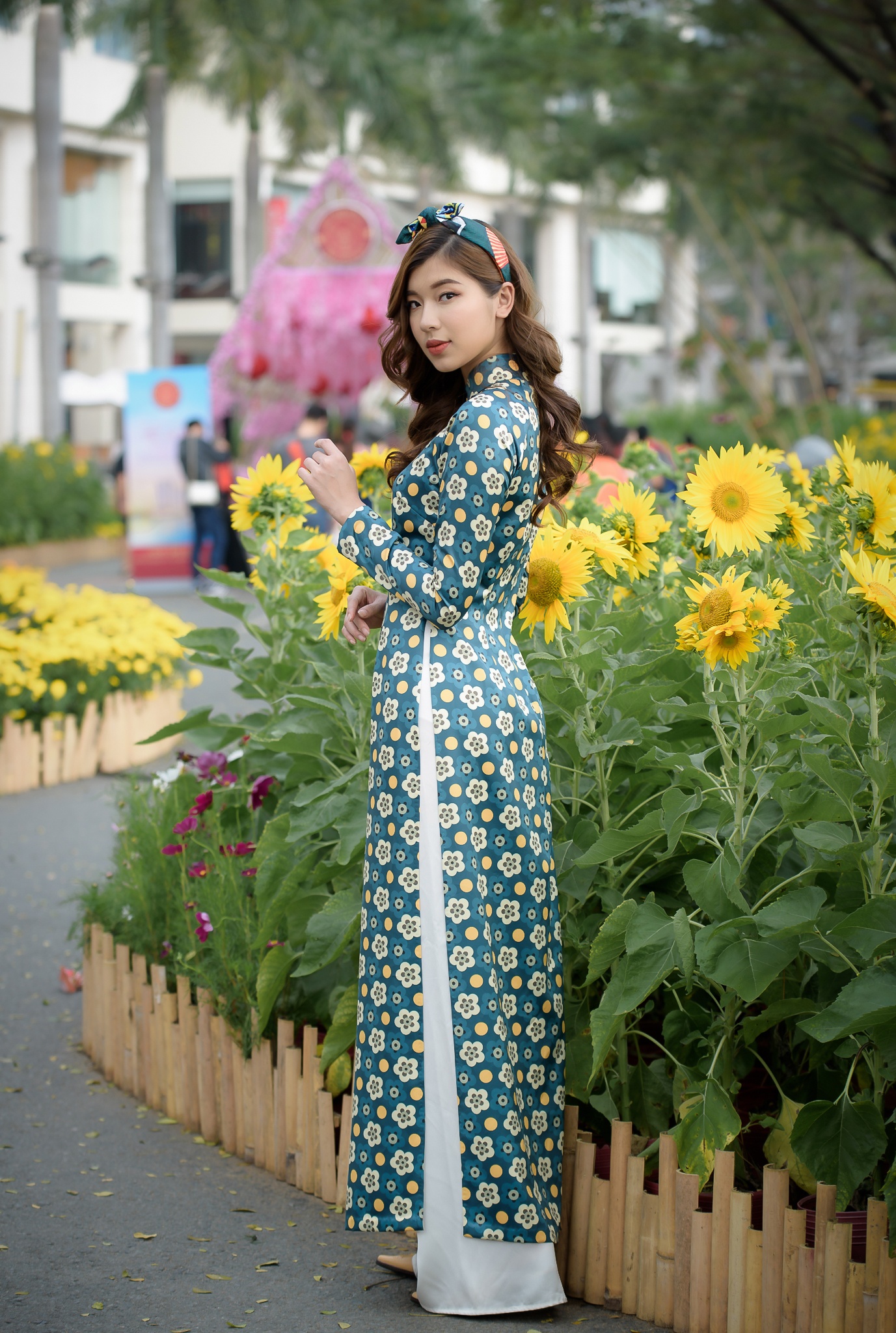 Sao nữ diện áo dài mùng 1 Tết ảnh 7 Sao nu dien ao dai mung 1 Tet anh 7