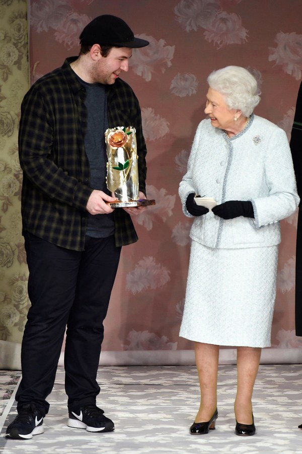 Nữ hoàng Elizabeth II tuần lễ thời trang london ảnh 2 Nu hoang Elizabeth II tuan le thoi trang london anh 2