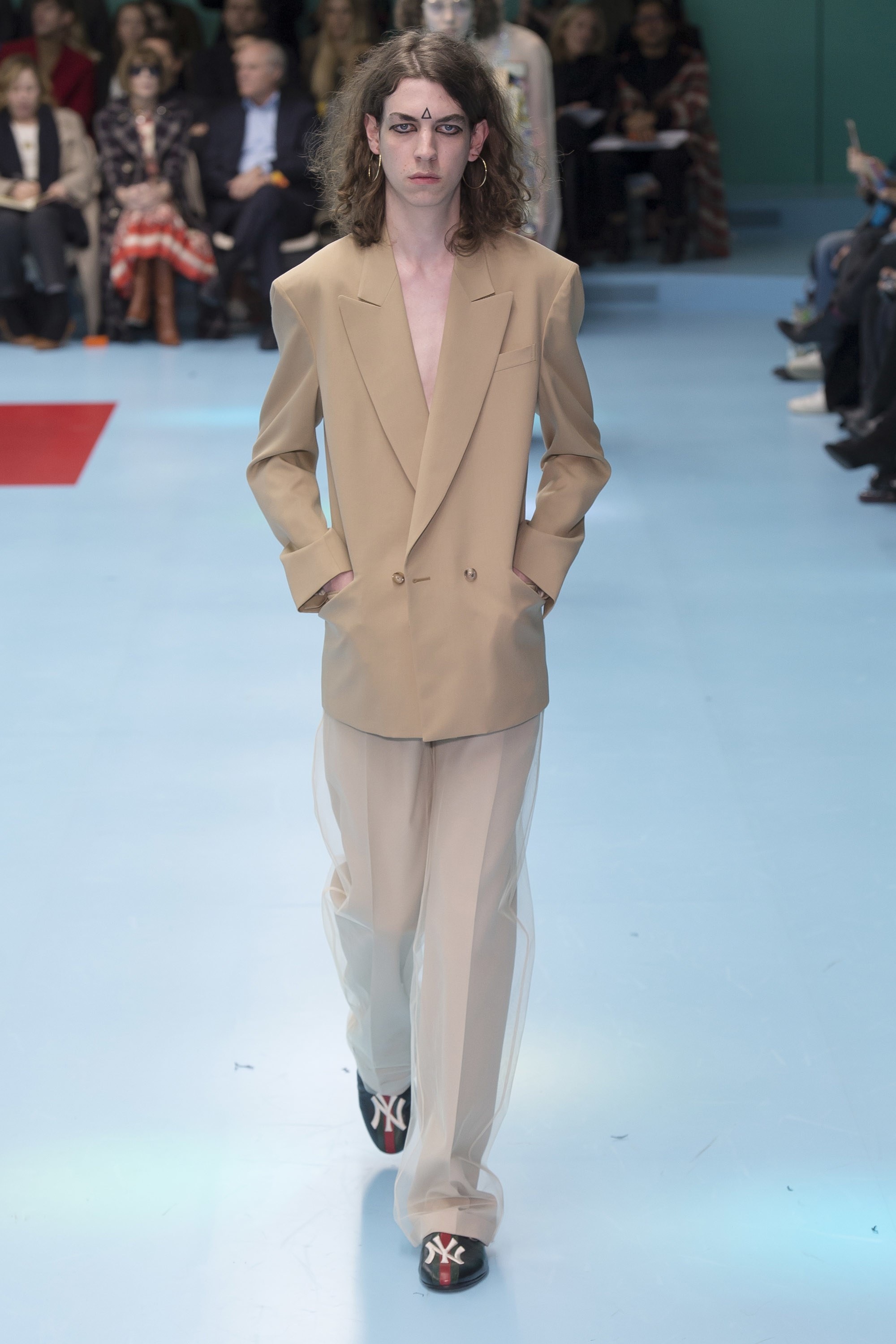 Show dien Gucci thu dong 2018 anh 7