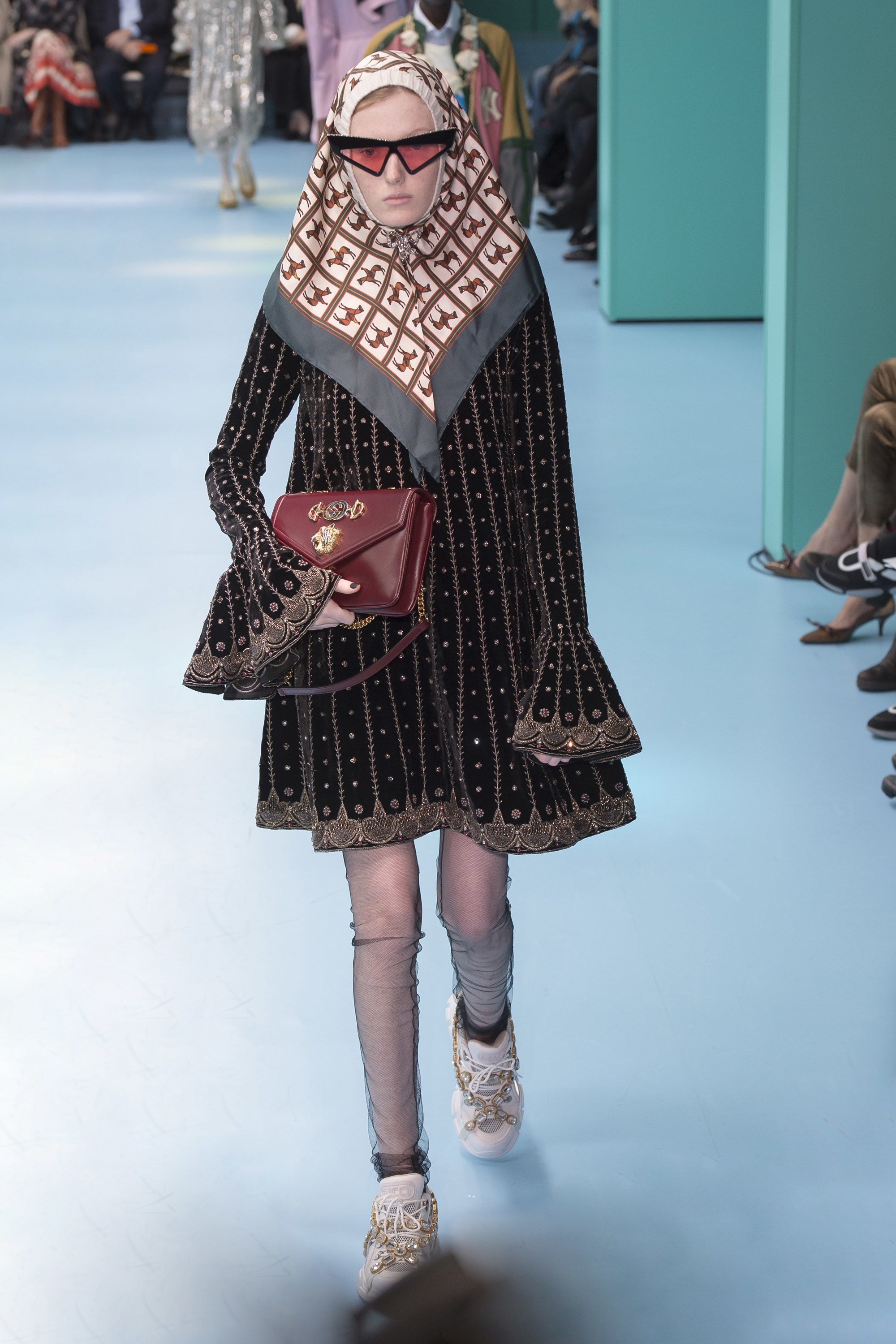 Show dien Gucci thu dong 2018 anh 10