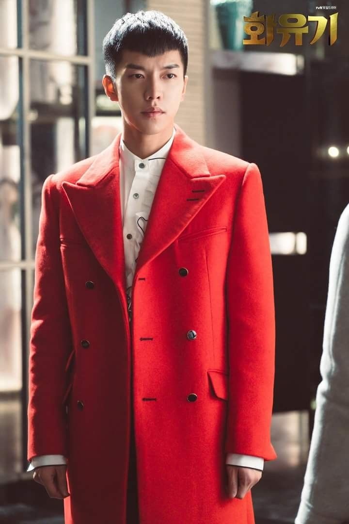 Nhung trang phuc hang hieu trong phim Hoa du ky anh 2