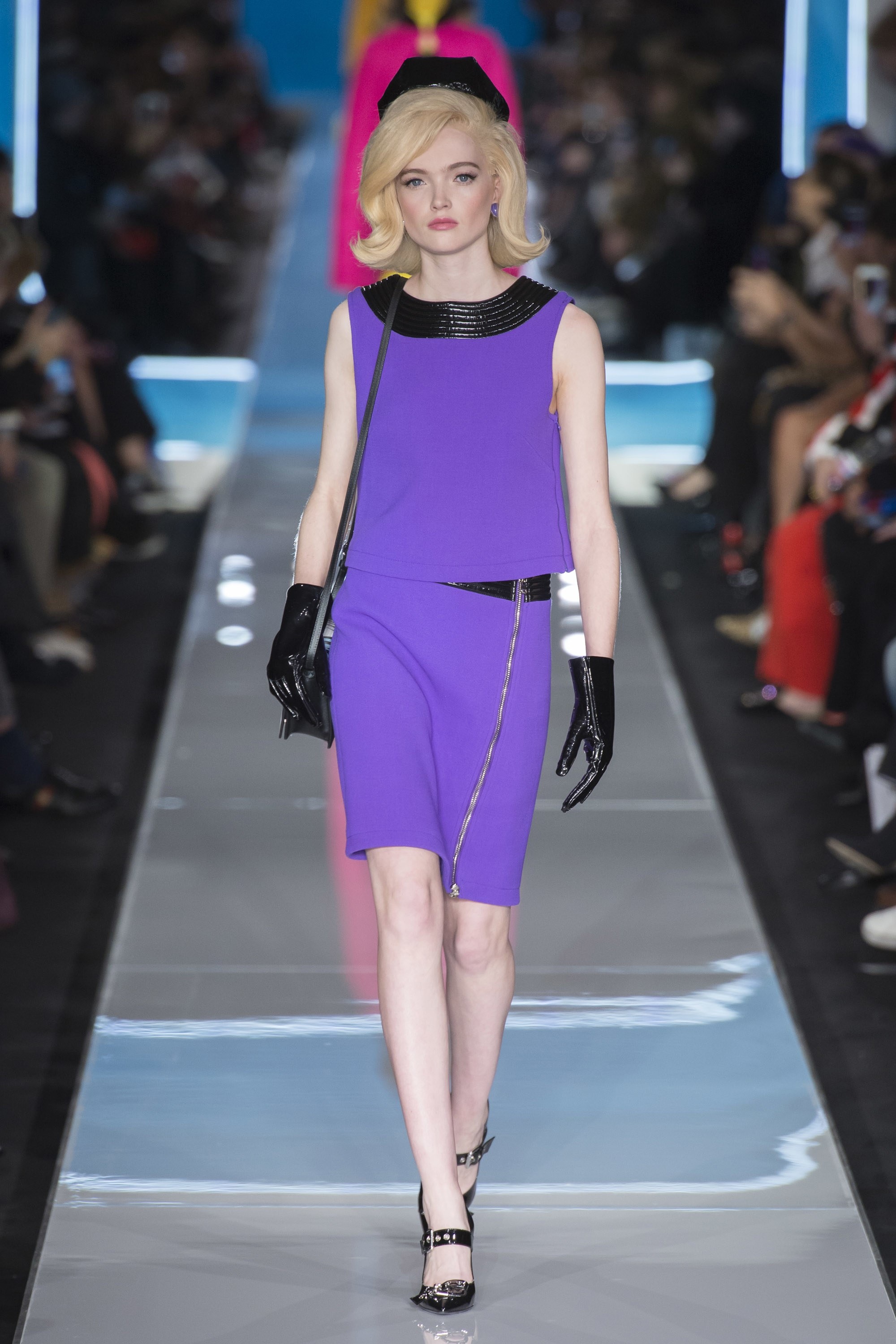 Show dien thu dong cua Moschino 2018 anh 7