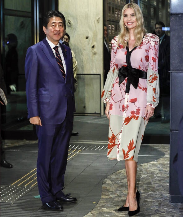 Phong cach thoi trang den Han Quoc cua Ivanka Trump anh 5