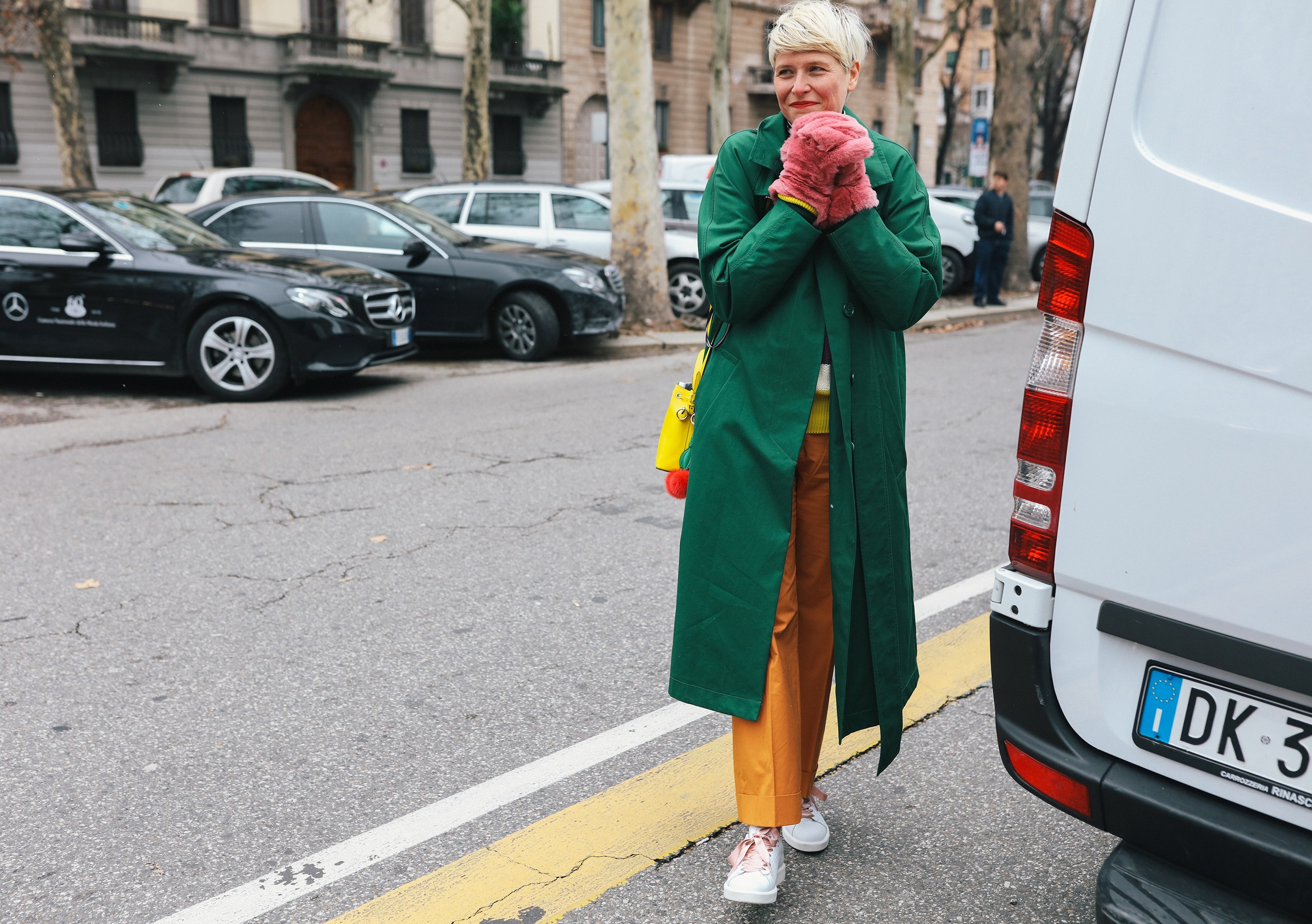 Nhung bo canh mau sac tren duong pho anh 9