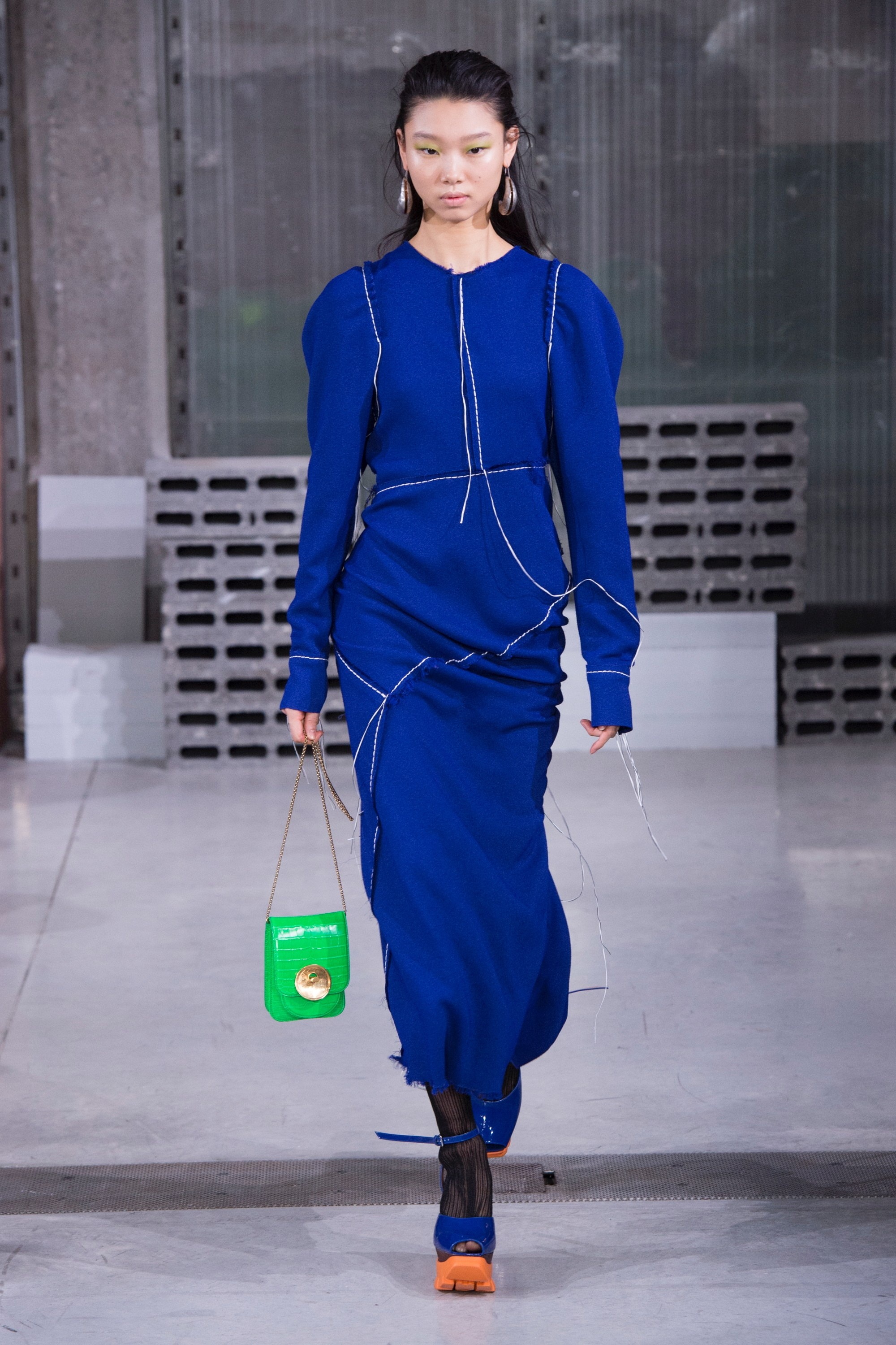 Show dien thu dong 2018 cua Marni anh 13