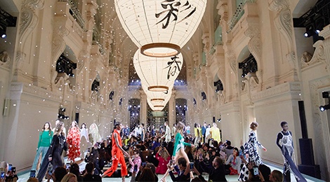 Toan canh show dien thoi trang cua thuong hieu Thuy Dien hinh anh