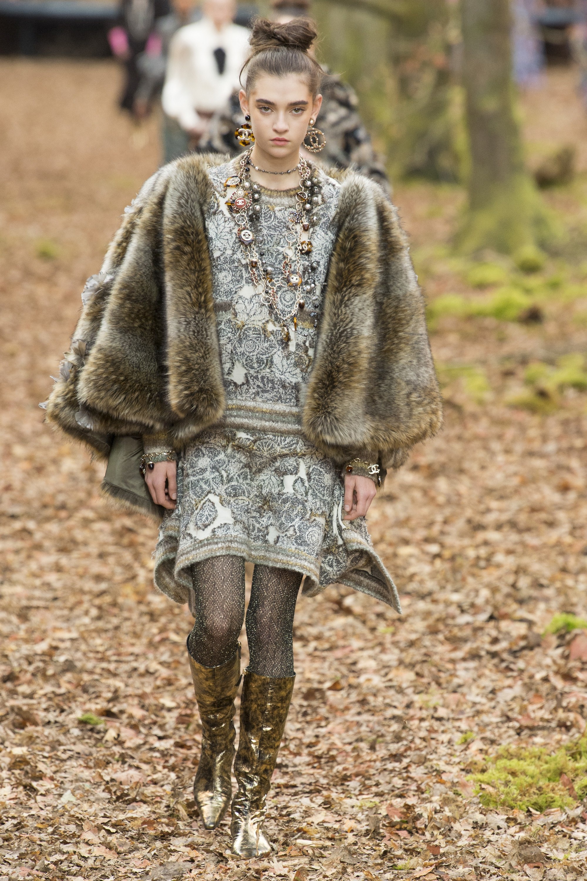 Show dien Chanel thu dong 2018 anh 13