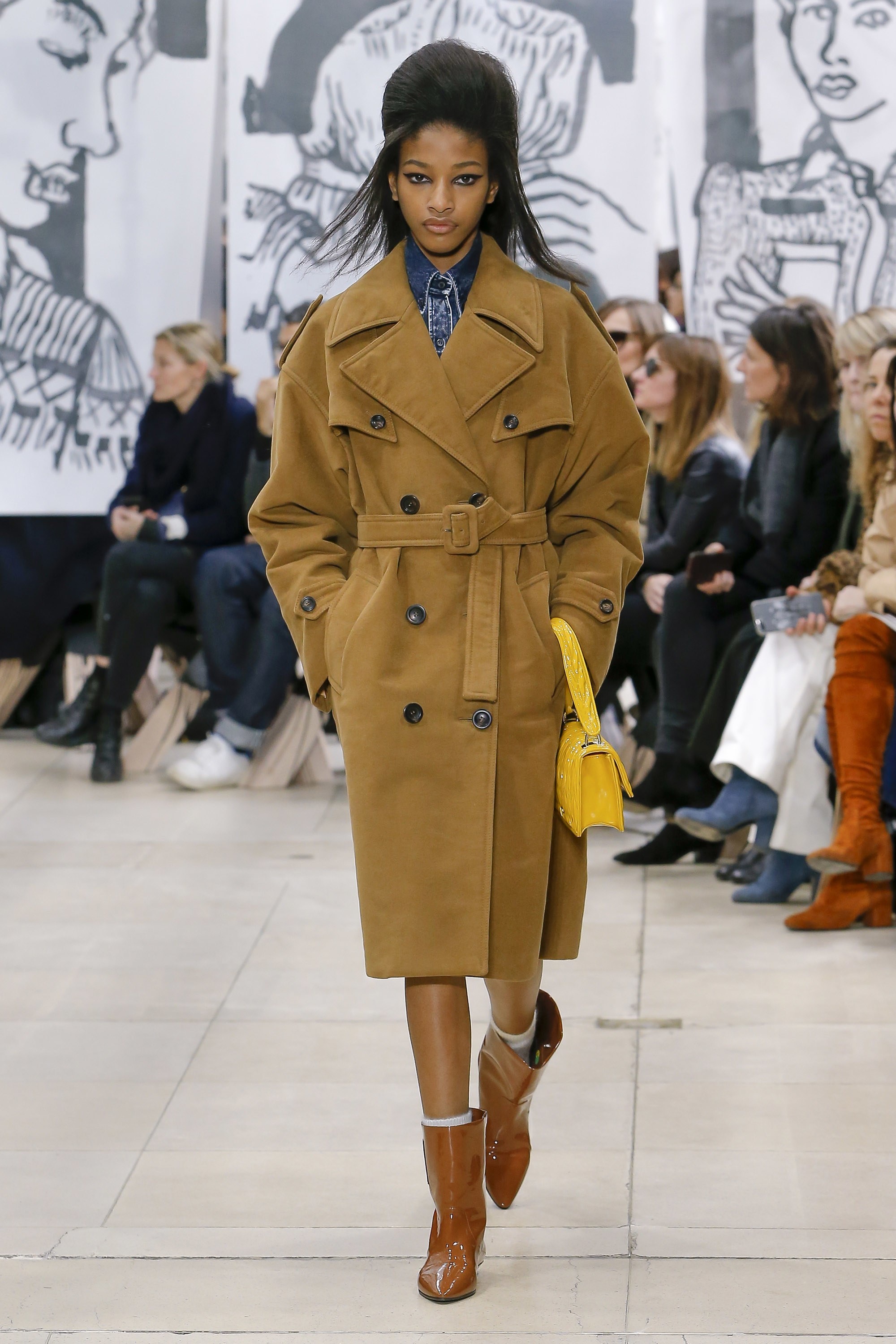 Elle Fanning xuat hien tren san dien Miu Miu anh 4