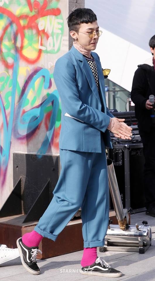 Hoa Minzy,  Hoang Lu lang xe kieu dien giay dap got anh 3