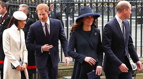 Gap Nu hoang, Meghan Markle dong dieu thoi trang voi Kate Middleton hinh anh