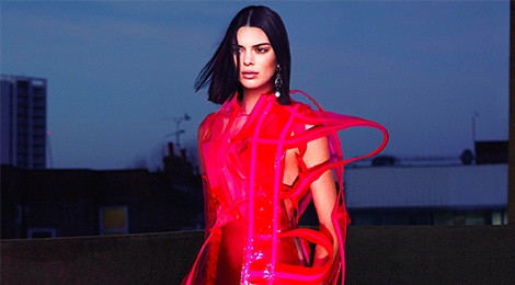 Kendall Jenner chia se ve gioi tinh that tren tap chi Vogue hinh anh