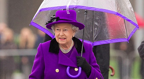 Bo suu tap o dong dieu trang phuc cua Nu hoang Anh hinh anh