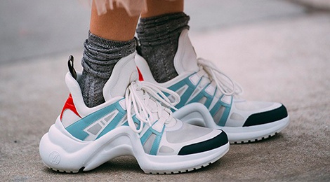 9 mau sneaker an tuong tai tuan le thoi trang 2018 hinh anh