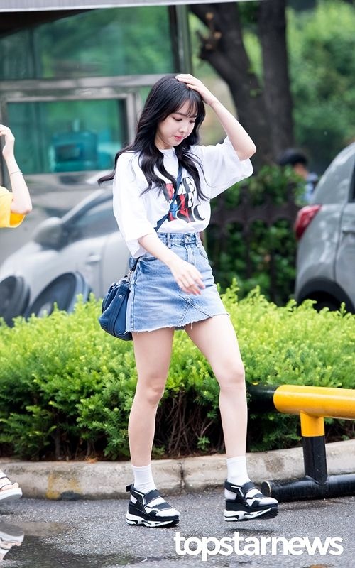 Sao Hàn diện trang phục mát mẻ ngày Hè ảnh 3 Sao Han dien trang phuc mat me ngay He anh 3