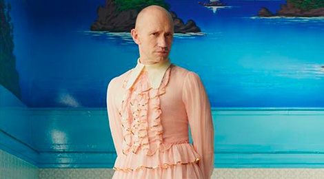 Mau nam mac vay beo nhun xep tang gay tranh cai hinh anh